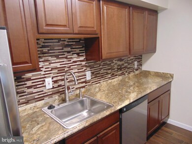 9634 Hagel Cir unit C, Lorton, VA 22079 - photo 5