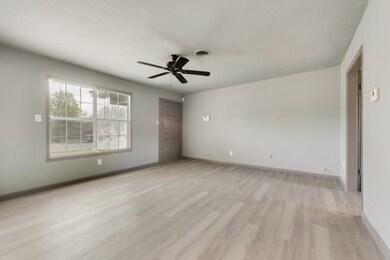 1228 Cleveland St, Greenville, TX 75401 - photo 5