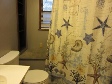 9320 Pagoda Dr, Louisville, KY 40229 - photo 5