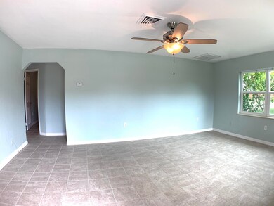 1402 N Fiske (1)