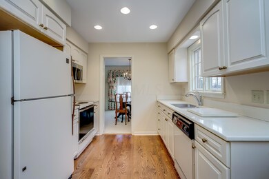 3521 Avignon Place-9