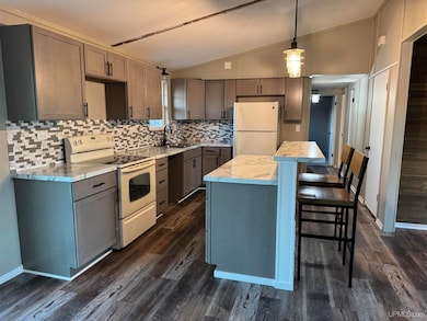 1755 S Rose St, Ishpeming, MI 49849 - photo 3