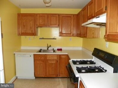 2004 Hileman Rd, Falls Church, VA 22043 - photo 5