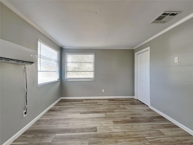 10916 N 14th St, Tampa, FL 33612 - photo 5