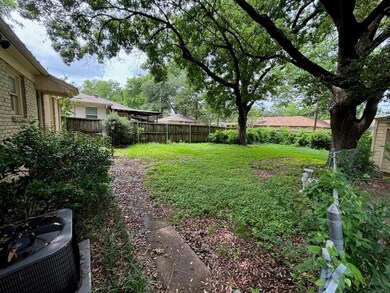 6155 Sudbury Dr, Dallas, TX 75214 - photo 3