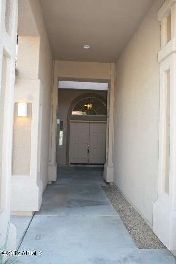 Walkway to front entry