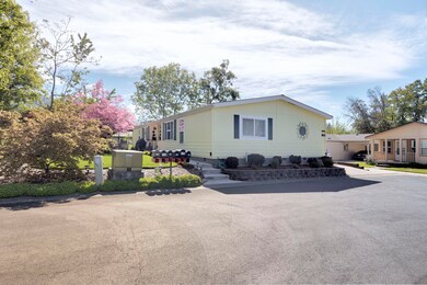 123 NW Wrightwood Cir, Grants Pass, OR 97526 - photo 2