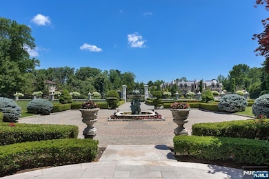 Exquisitely Manicured Lawn