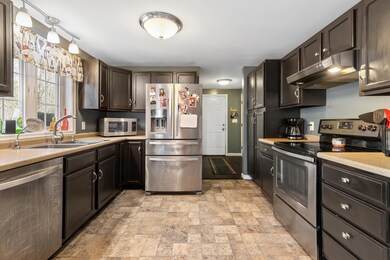 6 Canterbury Ct Springvale ME 5
