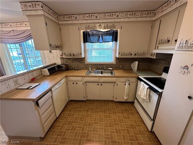 1918 Harding Dr, Wickliffe, OH 44092 - photo 6