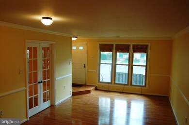 10460 Paradise Ct unit 16, Manassas, VA 20109 - photo 2