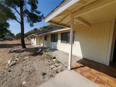 30435 N Brandywine Canyon Rd, Canyon Country, CA 91351 - photo 4
