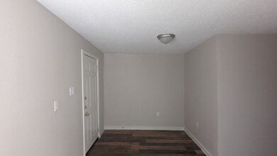 4601 Leffingwell St unit B, Houston, TX 77026 - photo 7