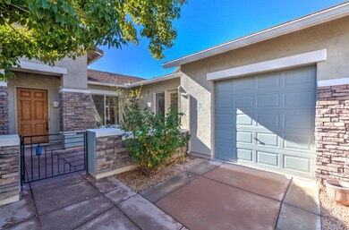 2083 E Bartlett Pl-5