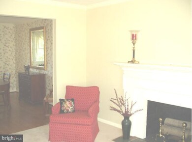 1005 Country Club Dr NE, Vienna, VA 22180 - photo 6