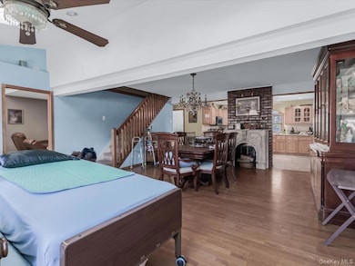 12 Cable Ln, Hicksville, NY 11801 - photo 6