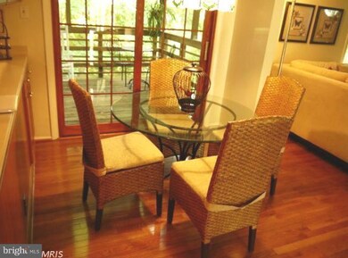 2884 Crossbow Ct, Vienna, VA 22181 - photo 7