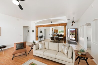 5335E14thAve-4