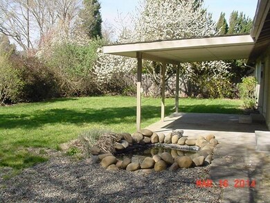 1126 SW Spruce St, Grants Pass, OR 97526 - photo 5