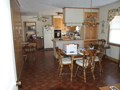 2653 dining room and kitchen