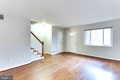 208 W Taylor Run Pkwy, Alexandria, VA 22314 - photo 4