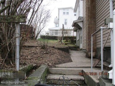 247 Franklin St, Tamaqua, PA 18252 - photo 2