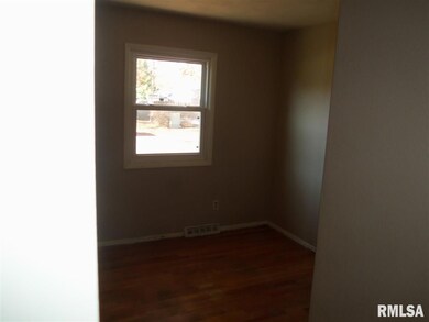 3517 N Pine St, Davenport, IA 52806 - photo 6