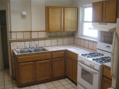 1221 21st St, Des Moines, IA 50311 - photo 3