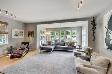 393 N Emroy Ave, Elmhurst, IL 60126 - photo 2