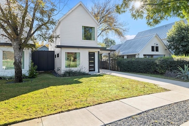 404 Powell Cir unit B, Austin, TX 78704 - photo 2