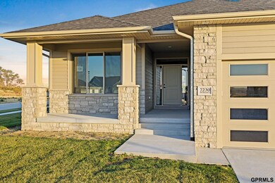 7230 NW Beartooth Ct, Lincoln, NE 68531 - photo 3
