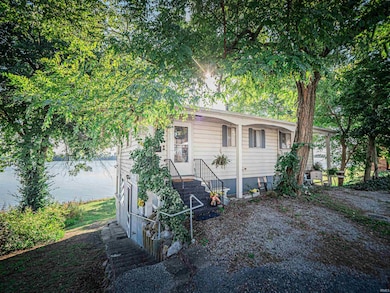 317 W Water St, Newburgh, IN 47630 - photo 3