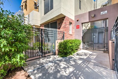 706 E Washington St-1