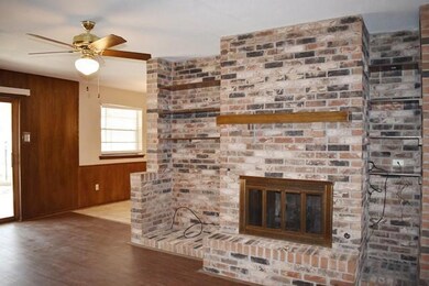 1029 Barber St, Hurst, TX 76053 - photo 3