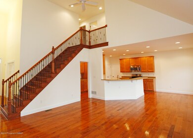 69 Pennbrook Ln, Dallas, PA 18612 - photo 5