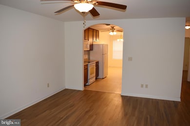 2725 Roosevelt Dr, Chambersburg, PA 17201 - photo 2