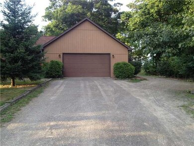 Parking Lot/Garage