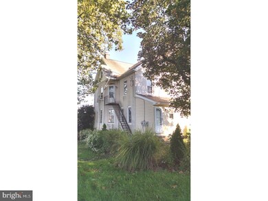 123 S Chestnut St, Lansdale, PA 19446 - photo 2