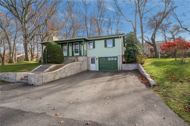 76 Sycamore Dr, West Warwick, RI 02893 - photo 2