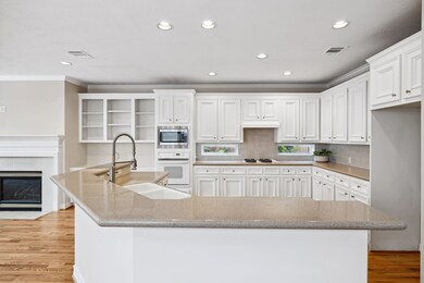 875 Fisher St, Houston, TX 77018 - photo 6