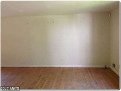 5924 Greenvale Pkwy, Riverdale, MD 20737 - photo 2