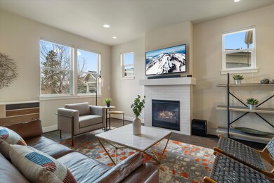 61085 SE Echo Lake Ct, Bend, OR 97702 - photo 5