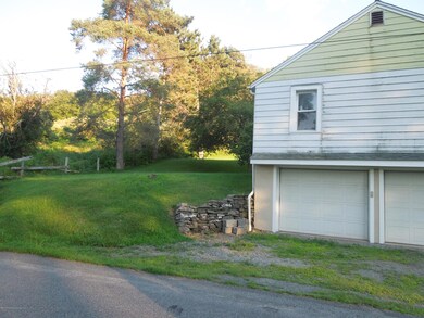 1492 Monkey Hollow Rd, Monroe Township, PA 18618 - photo 3