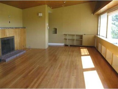 14 Quissett St, Worcester, MA 01602 - photo 4