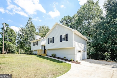 2212 Cedar Creek Ln, Lithia Springs, GA 30122 - photo 2