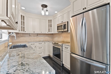 141 Spring Glen unit 141, Shelton, CT 06484 - photo 4