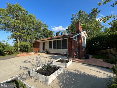 5613 Chase Ct, Alexandria, VA 22312 - photo 3