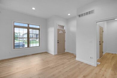 18138 Cloverleaf Dr S, South Bend, IN 46637 - photo 2