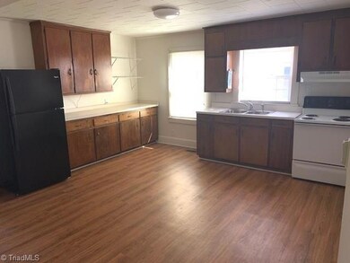 1009 Lawsonville Ave, Reidsville, NC 27320 - photo 4