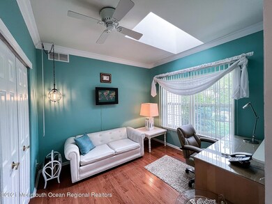 10 Jhan Bedroom Office